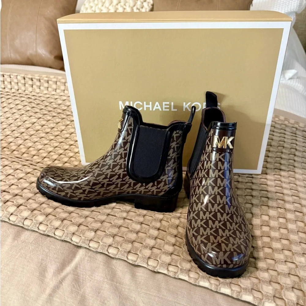 NEW MICHAEL KORS Ankle Rain Boots ☔️ - Picture 5 of 14